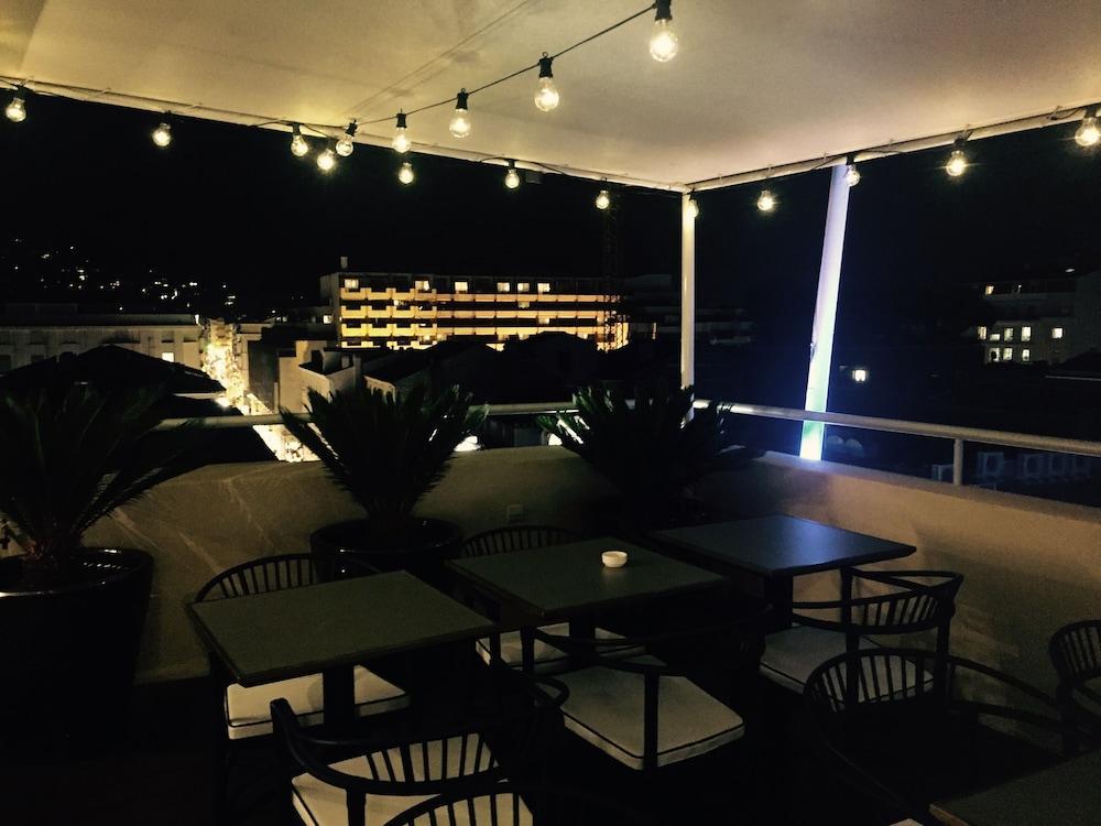 Hotel Centre Univers 4*